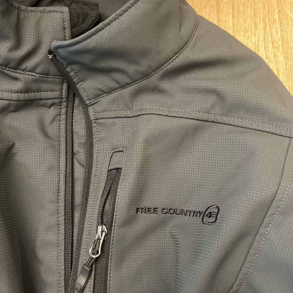 Men’s Jacket - Picture 2 of 3